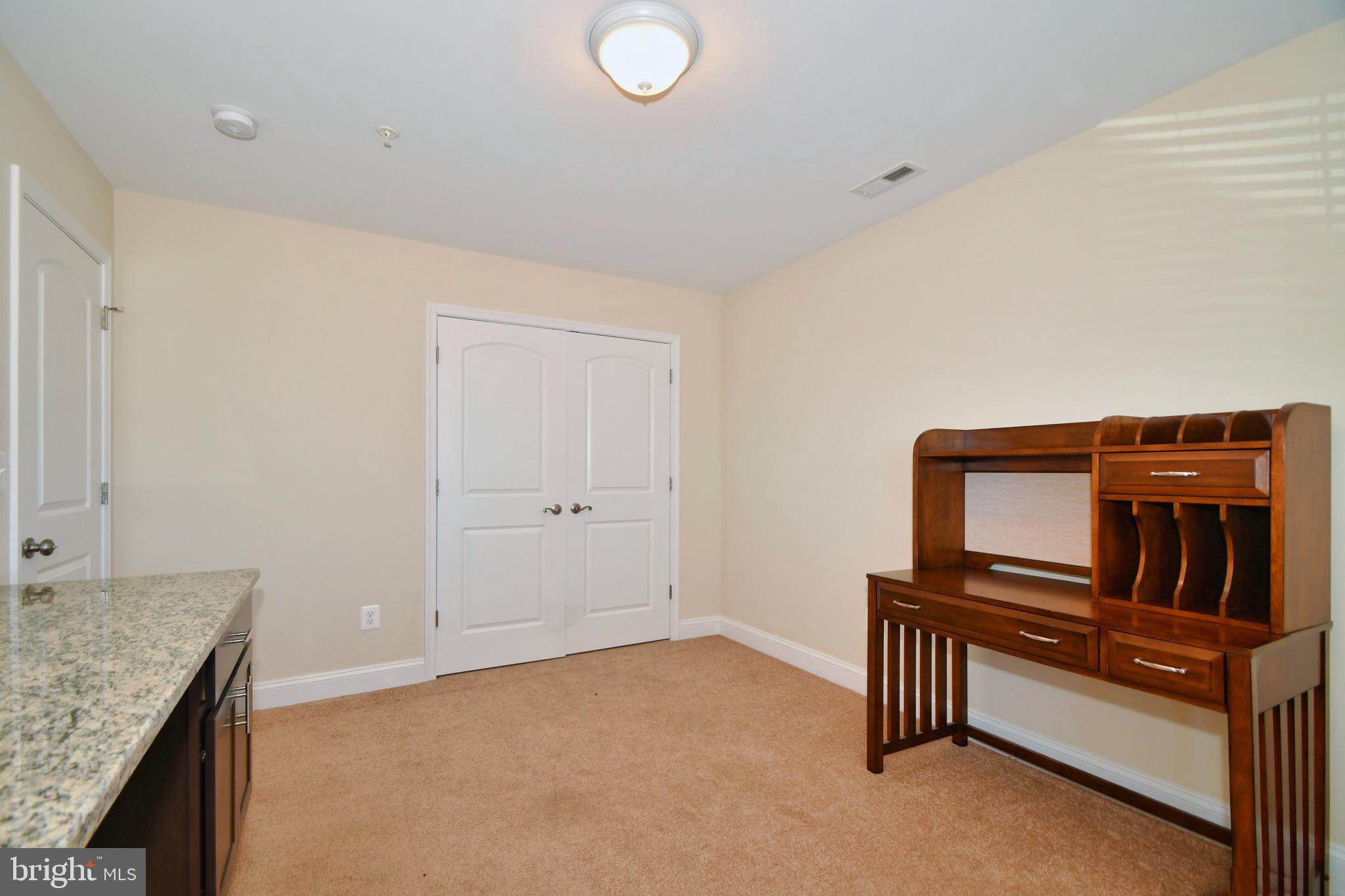 WILLOUGHBY BEACH - Residential