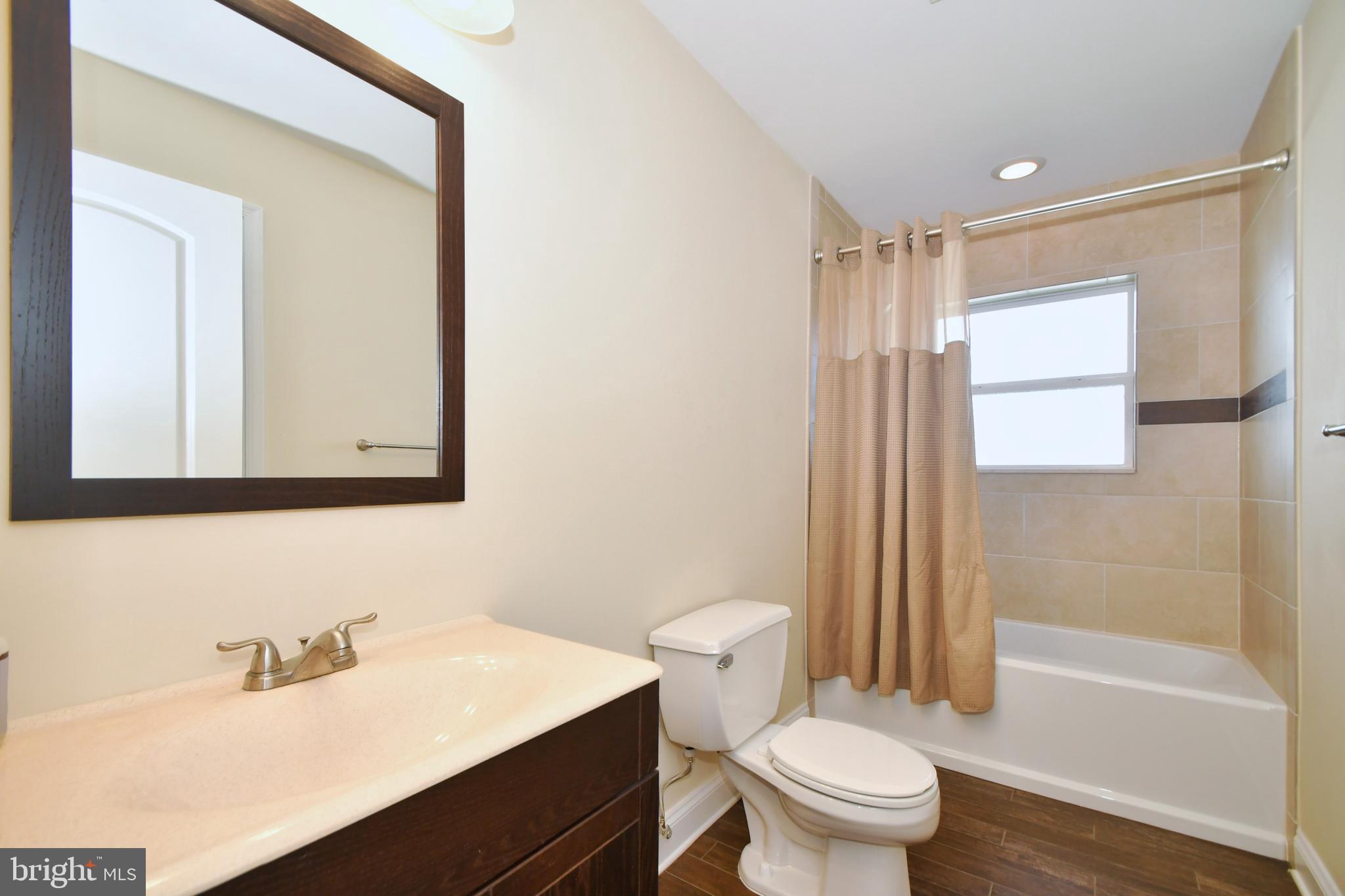 WILLOUGHBY BEACH - Residential