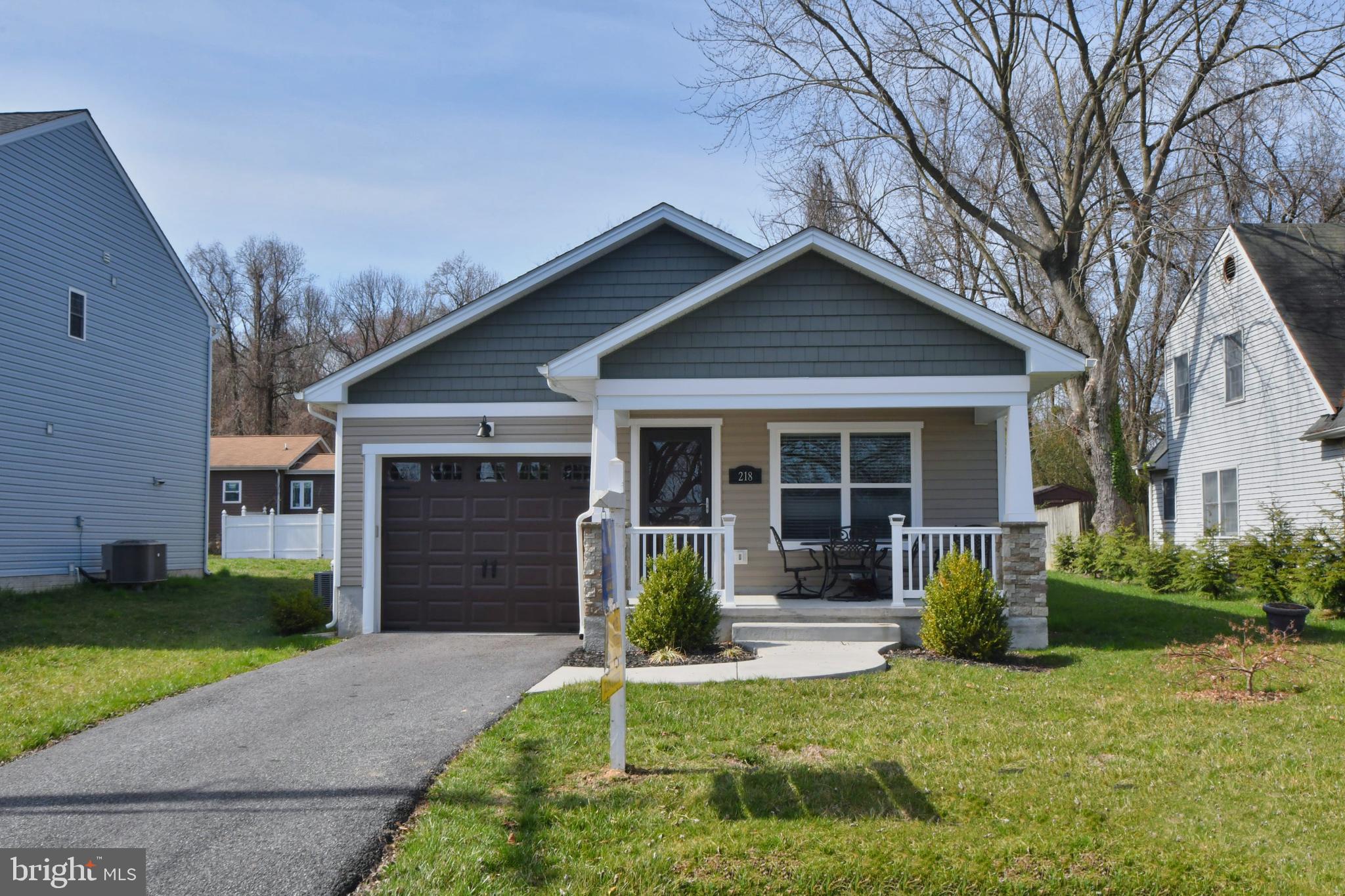 WILLOUGHBY BEACH - Residential