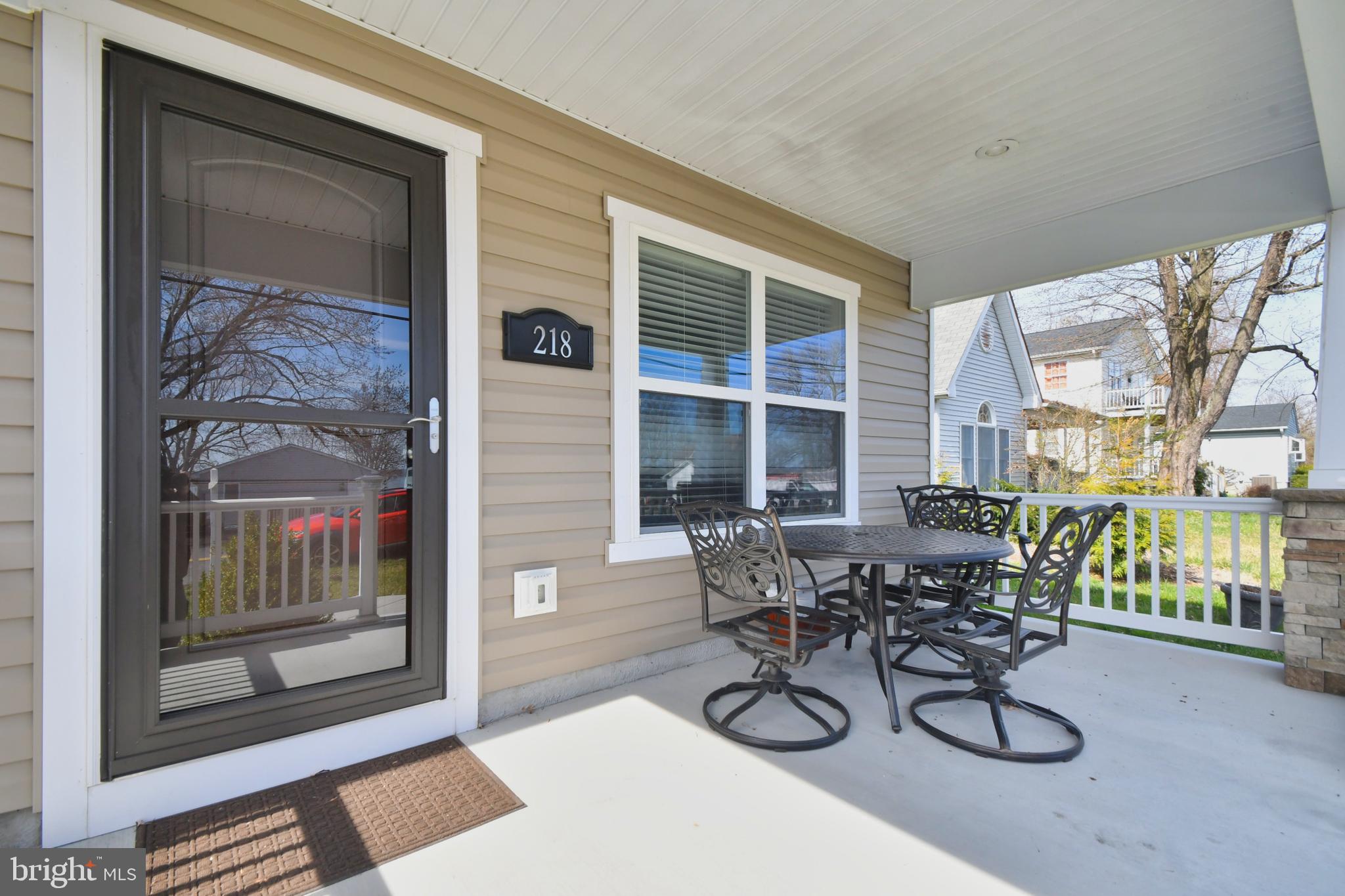 WILLOUGHBY BEACH - Residential