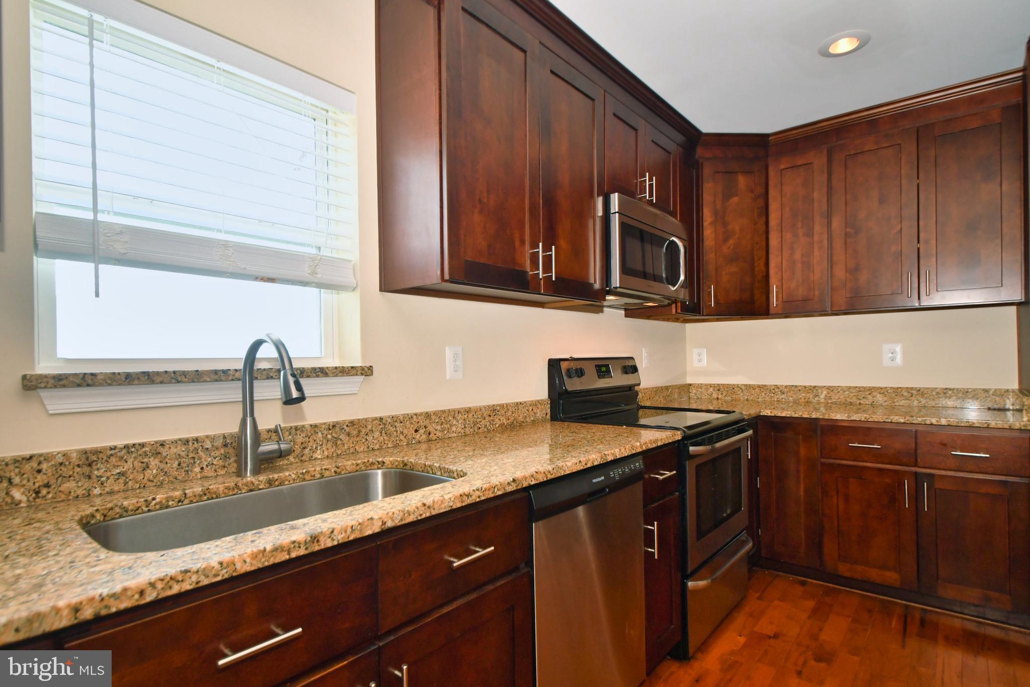 WILLOUGHBY BEACH - Residential