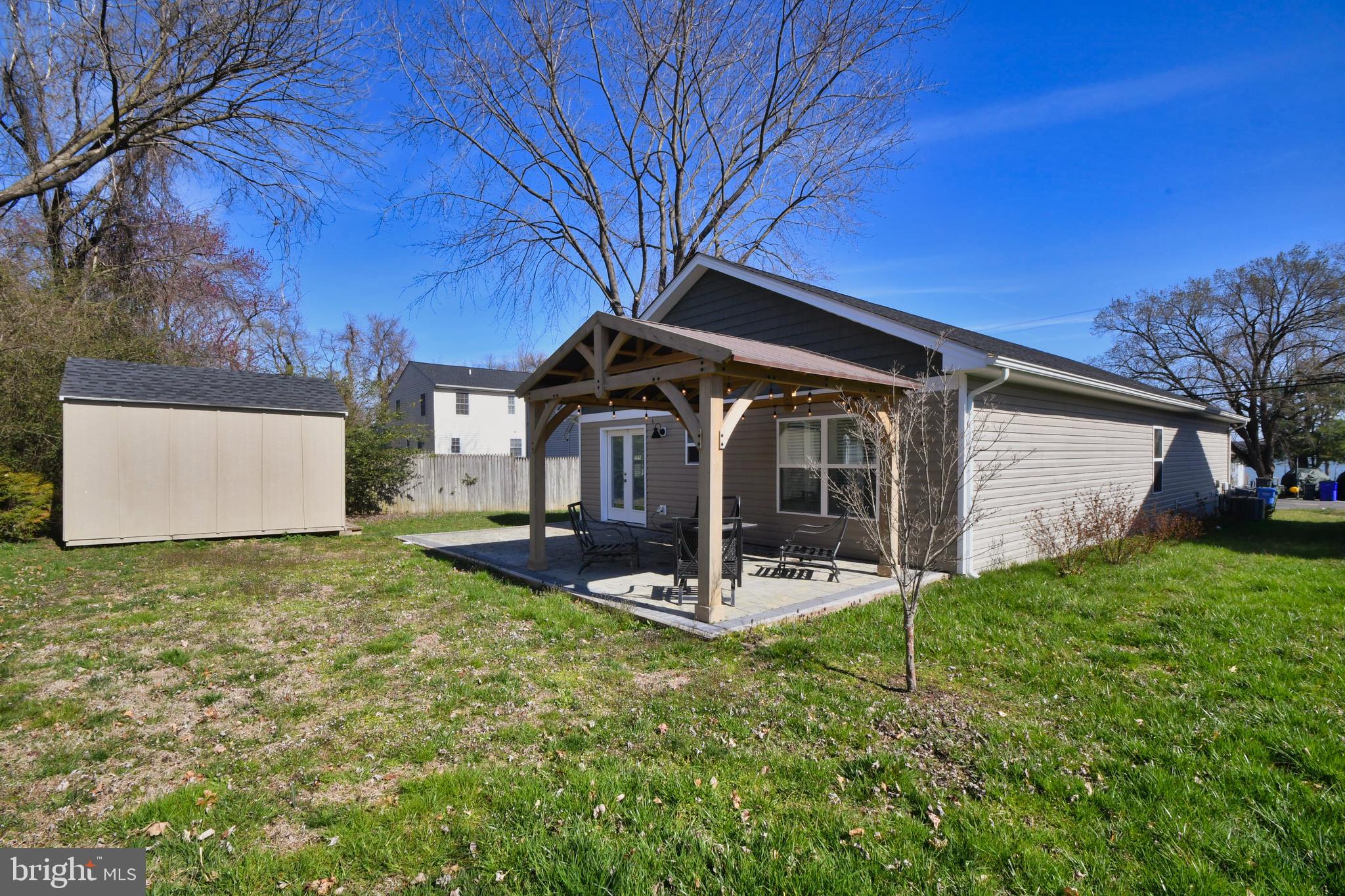 WILLOUGHBY BEACH - Residential