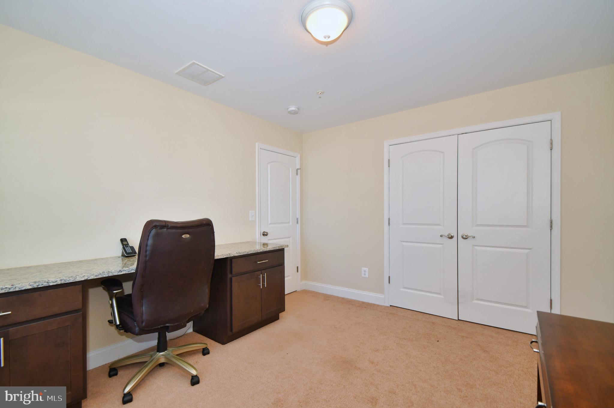 WILLOUGHBY BEACH - Residential