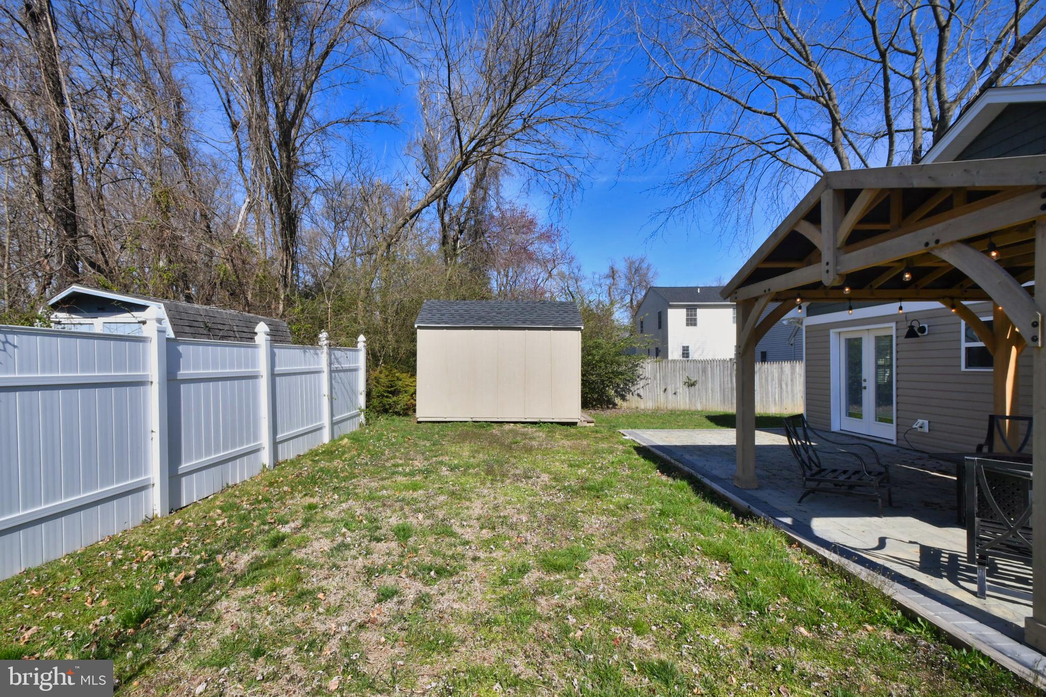 WILLOUGHBY BEACH - Residential