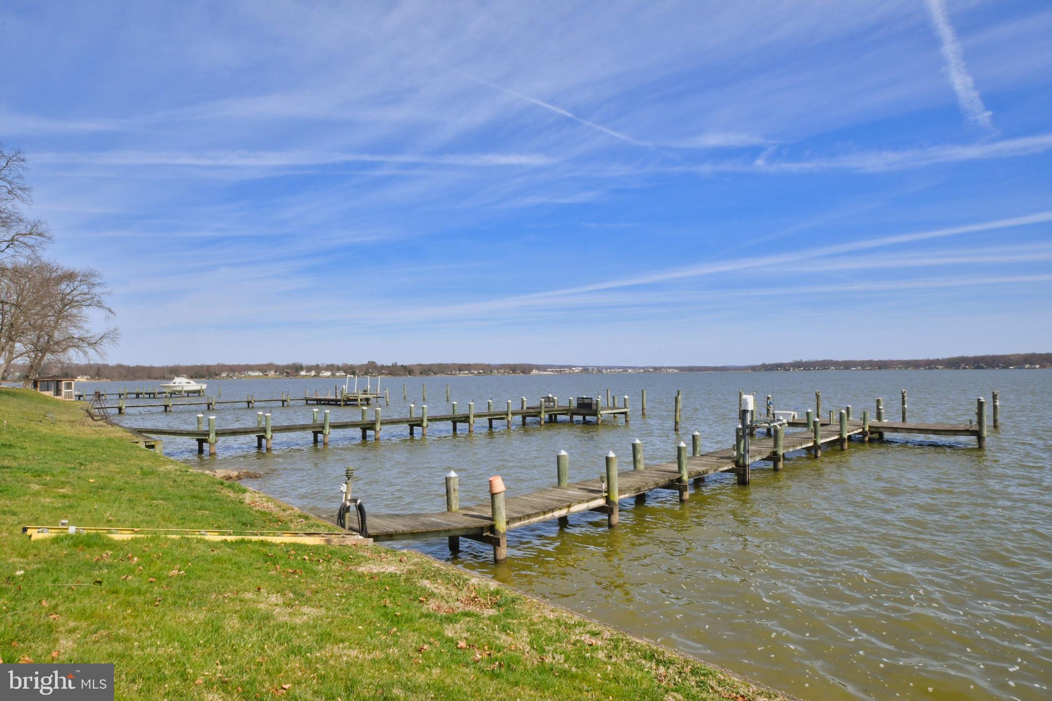 WILLOUGHBY BEACH - Residential