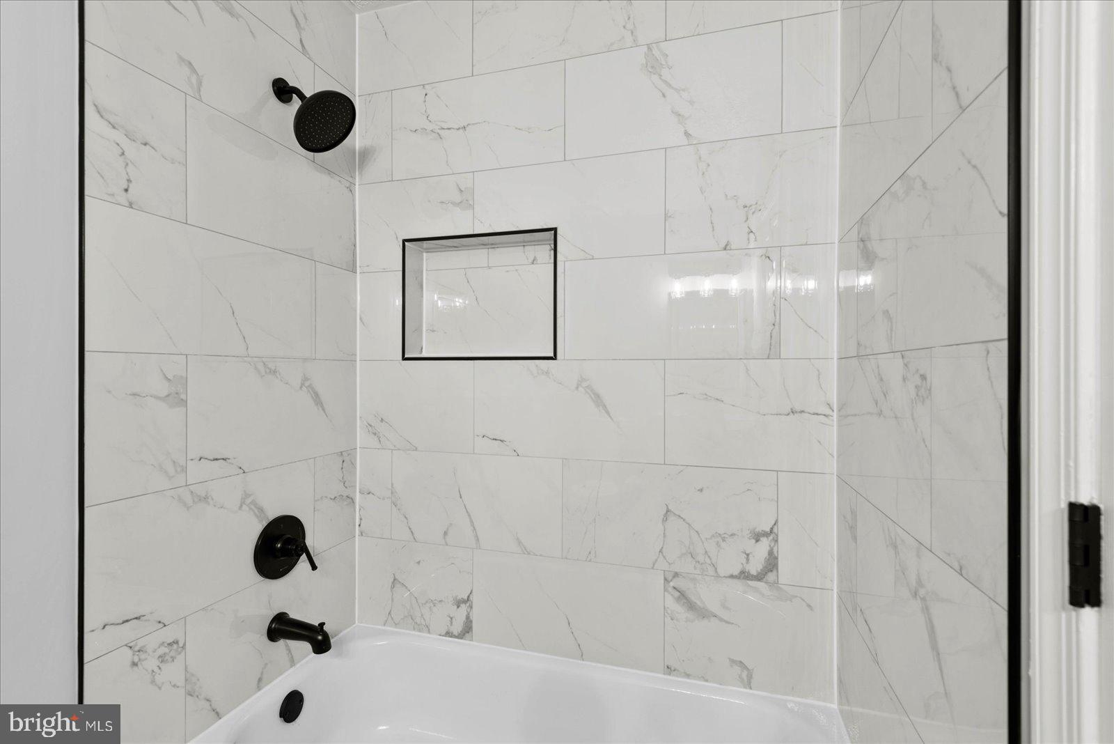 ARBOR GLEN - Residential