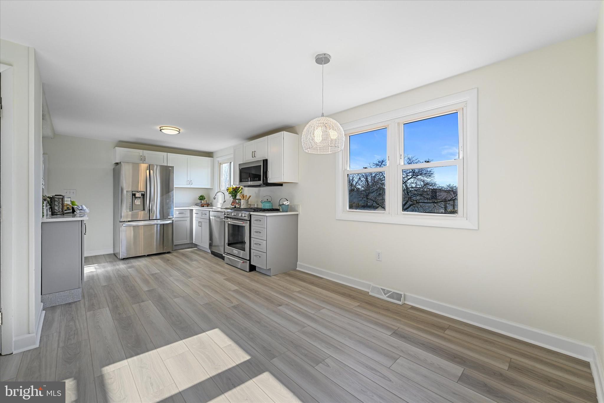 ARUNDEL GARDENS - Residential