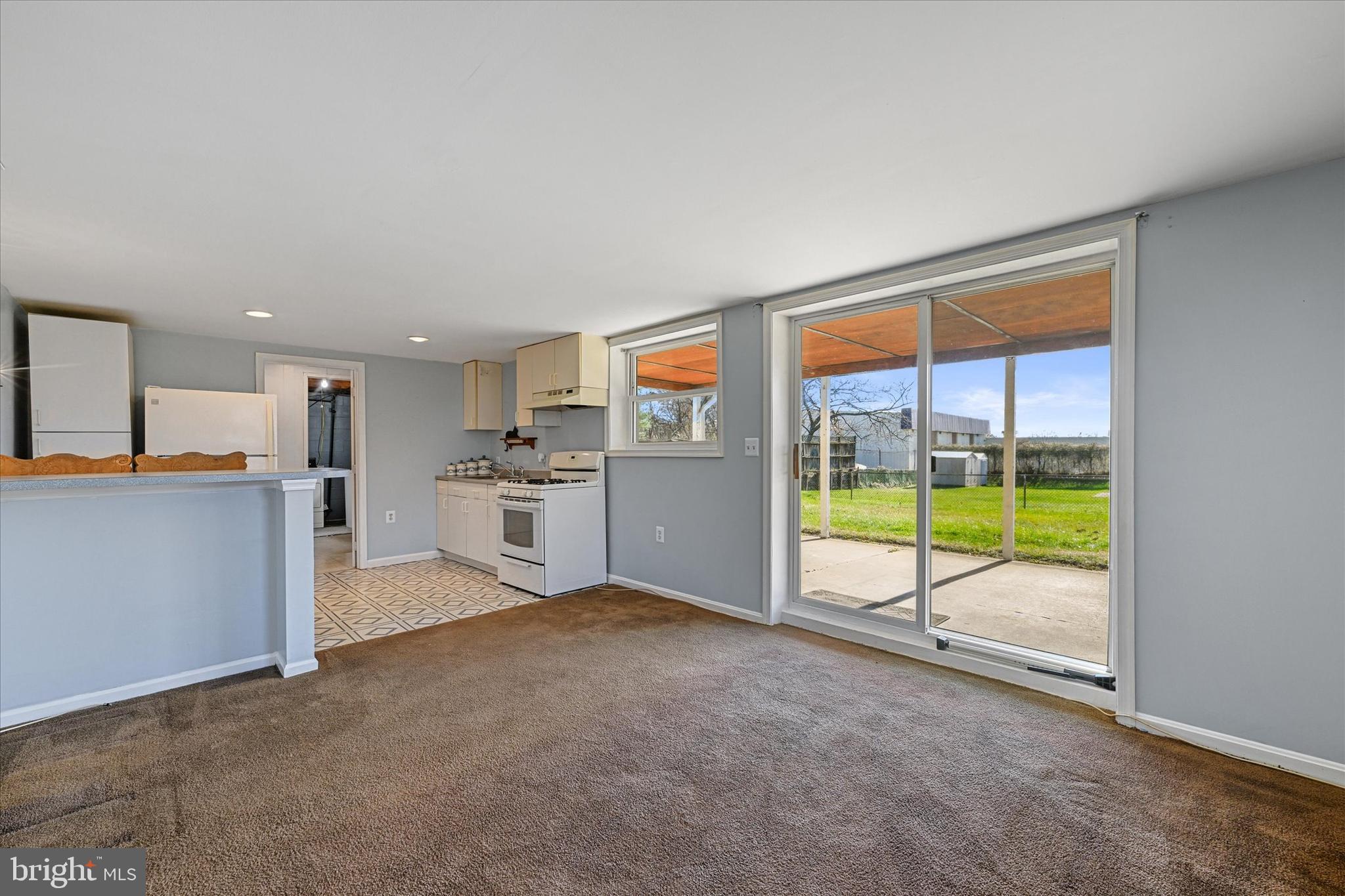 ARUNDEL GARDENS - Residential