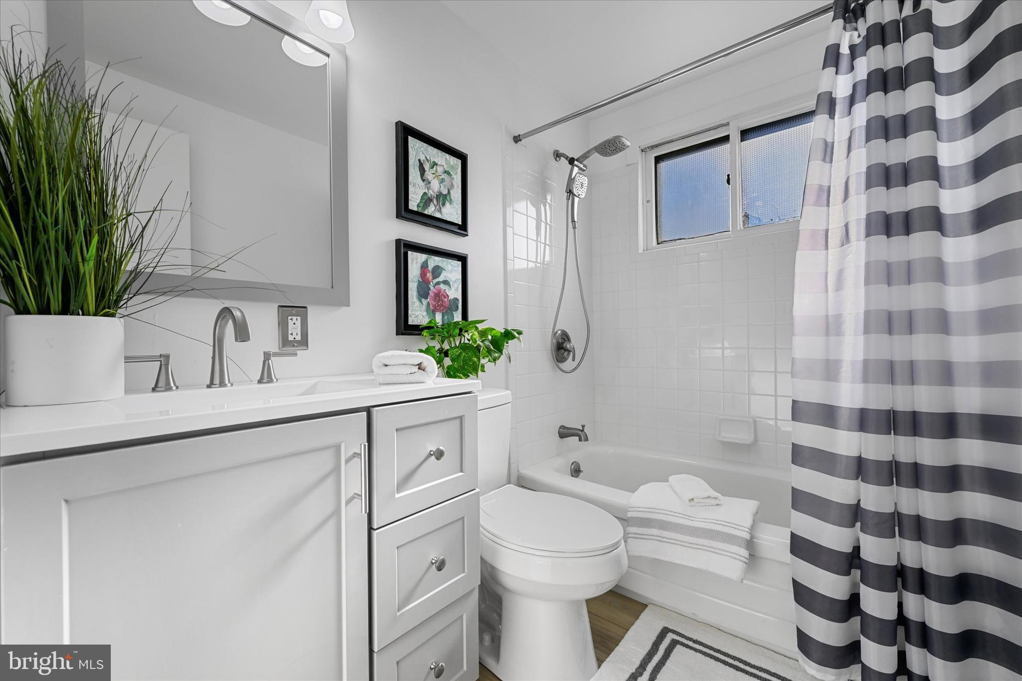 ARUNDEL GARDENS - Residential