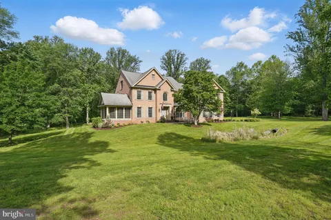 15280 Riding Club Drive, Haymarket, VA MLS: VAPW2083282
