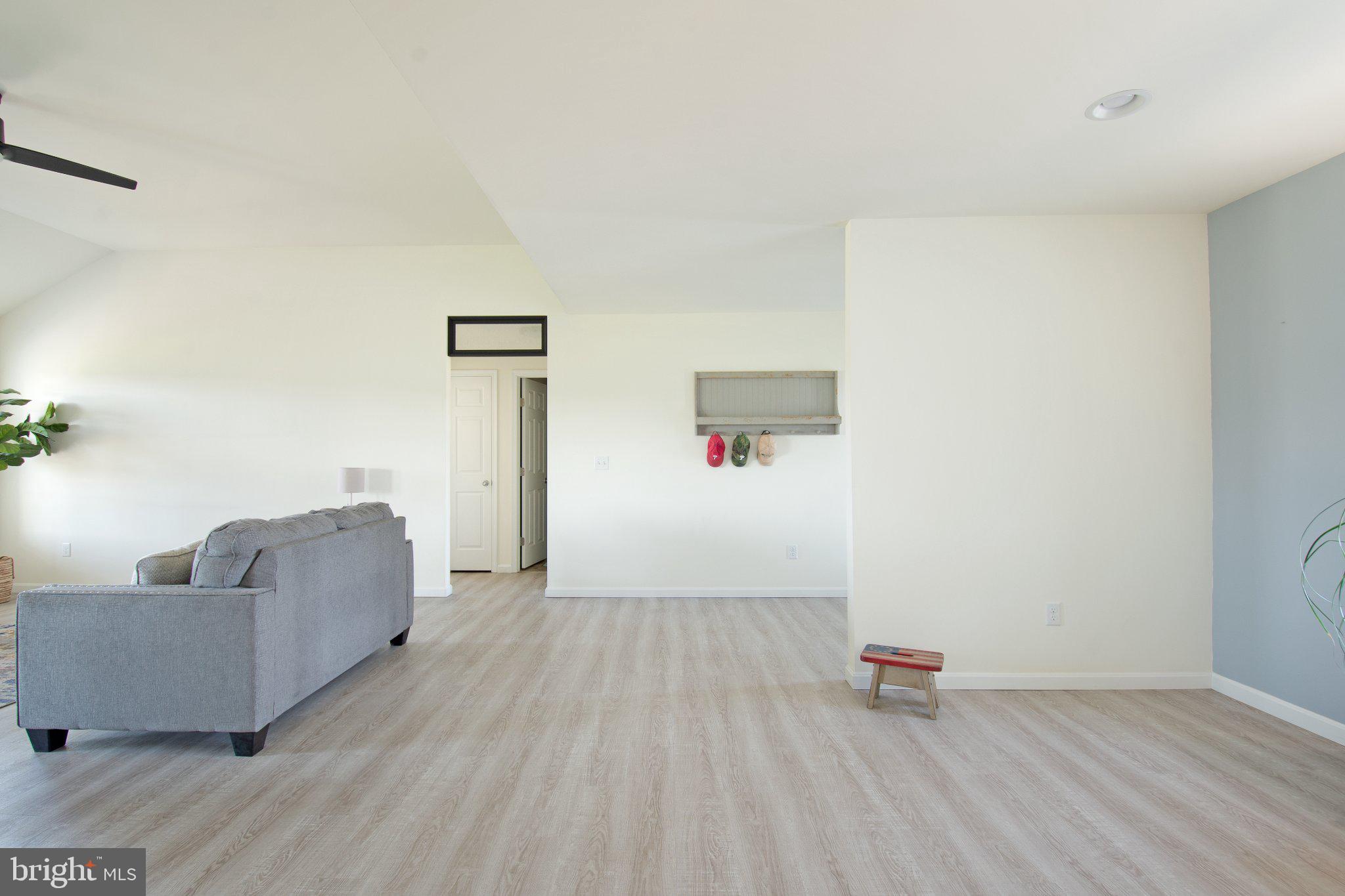 VILLAGE OF JEFFERSON CROSSROAD - Residential