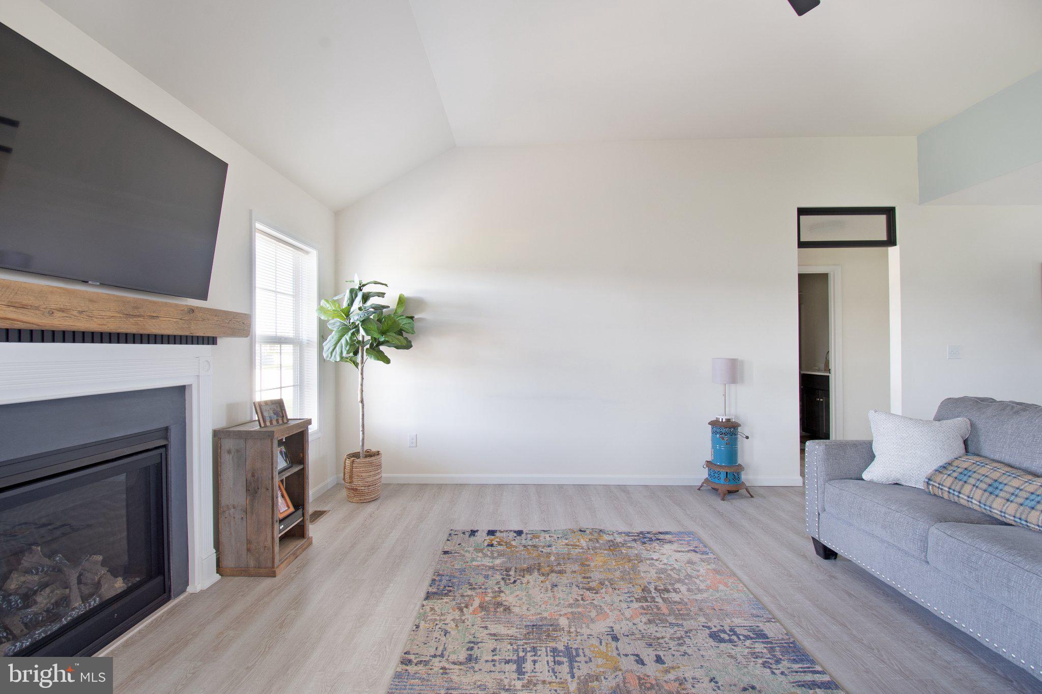 VILLAGE OF JEFFERSON CROSSROAD - Residential