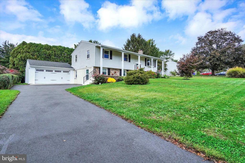 Photo of 35 Independence Drive, NEW FREEDOM, PA 17349 (MLS # PAYK2090888)