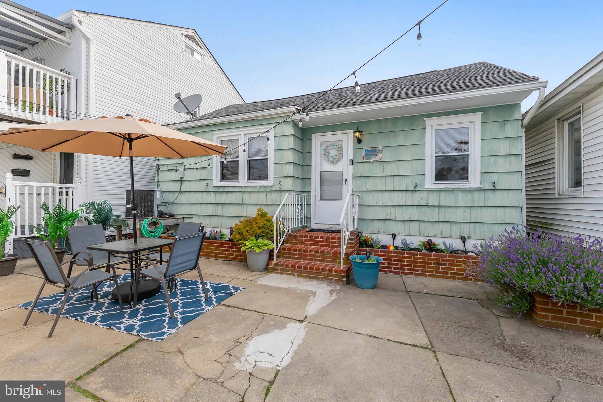 221 W 25TH AVENUE