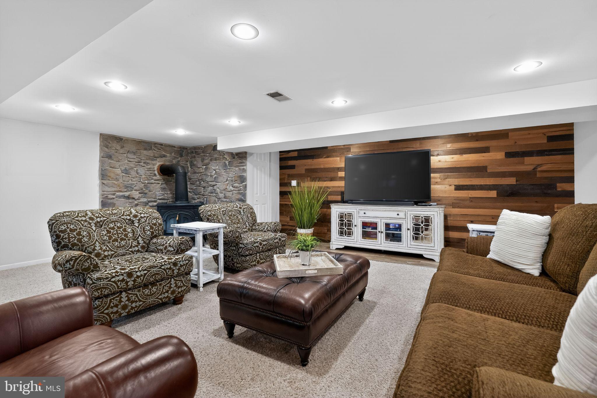 FEASTERVILLE HGTS - Residential