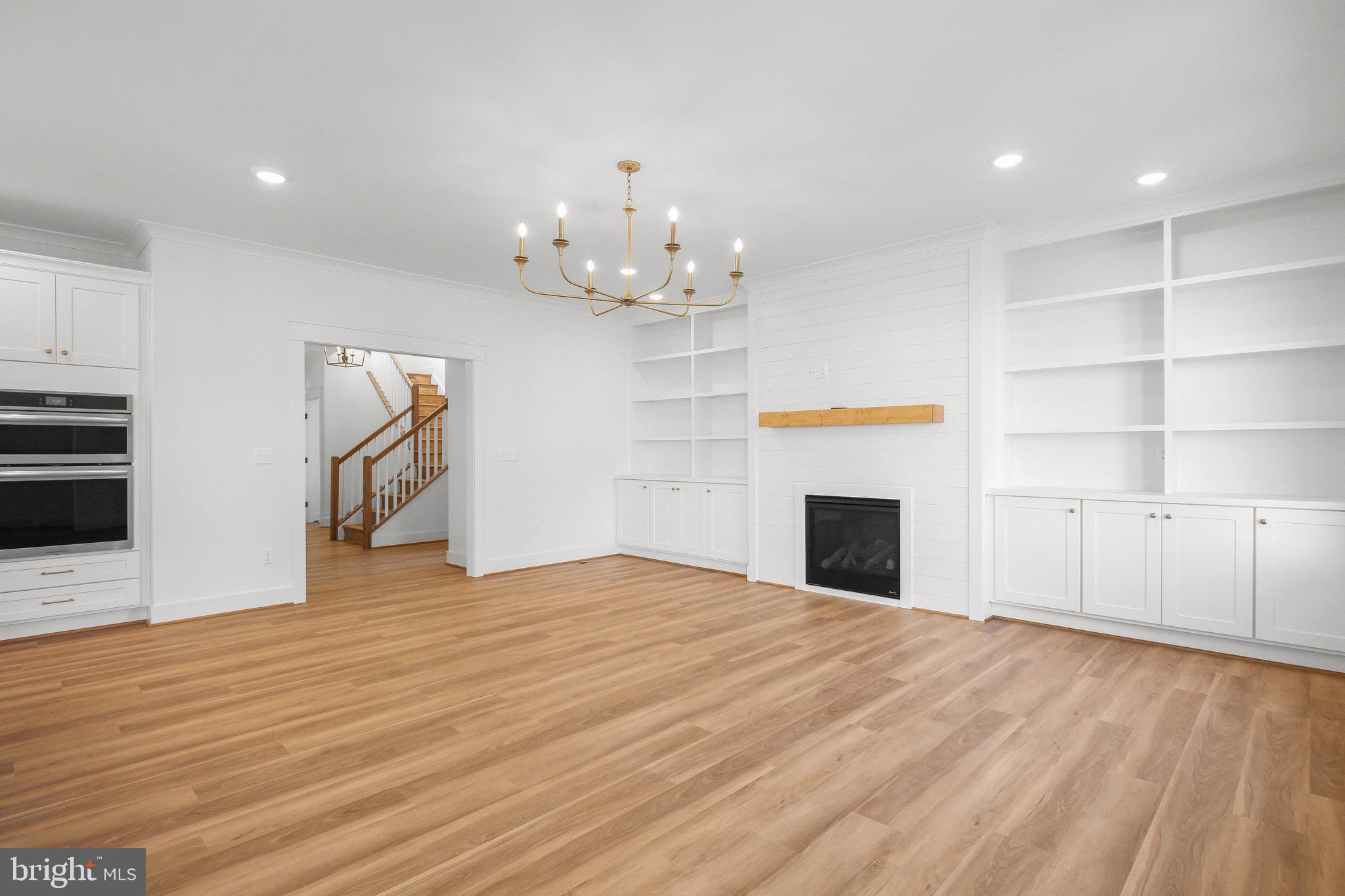 822 MONCURE STREET