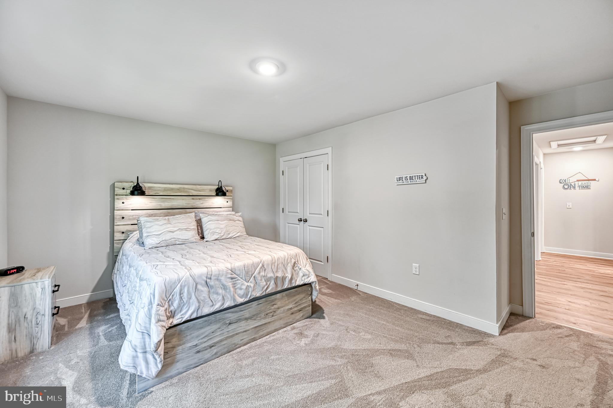 BLUE WATER - Residential Lease