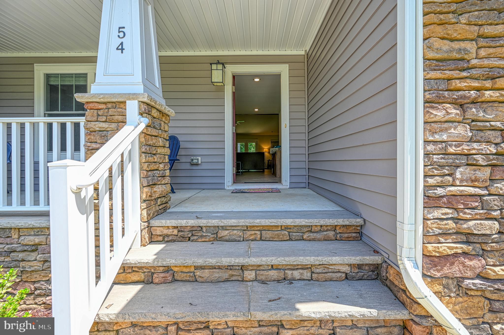 BLUE WATER - Residential Lease