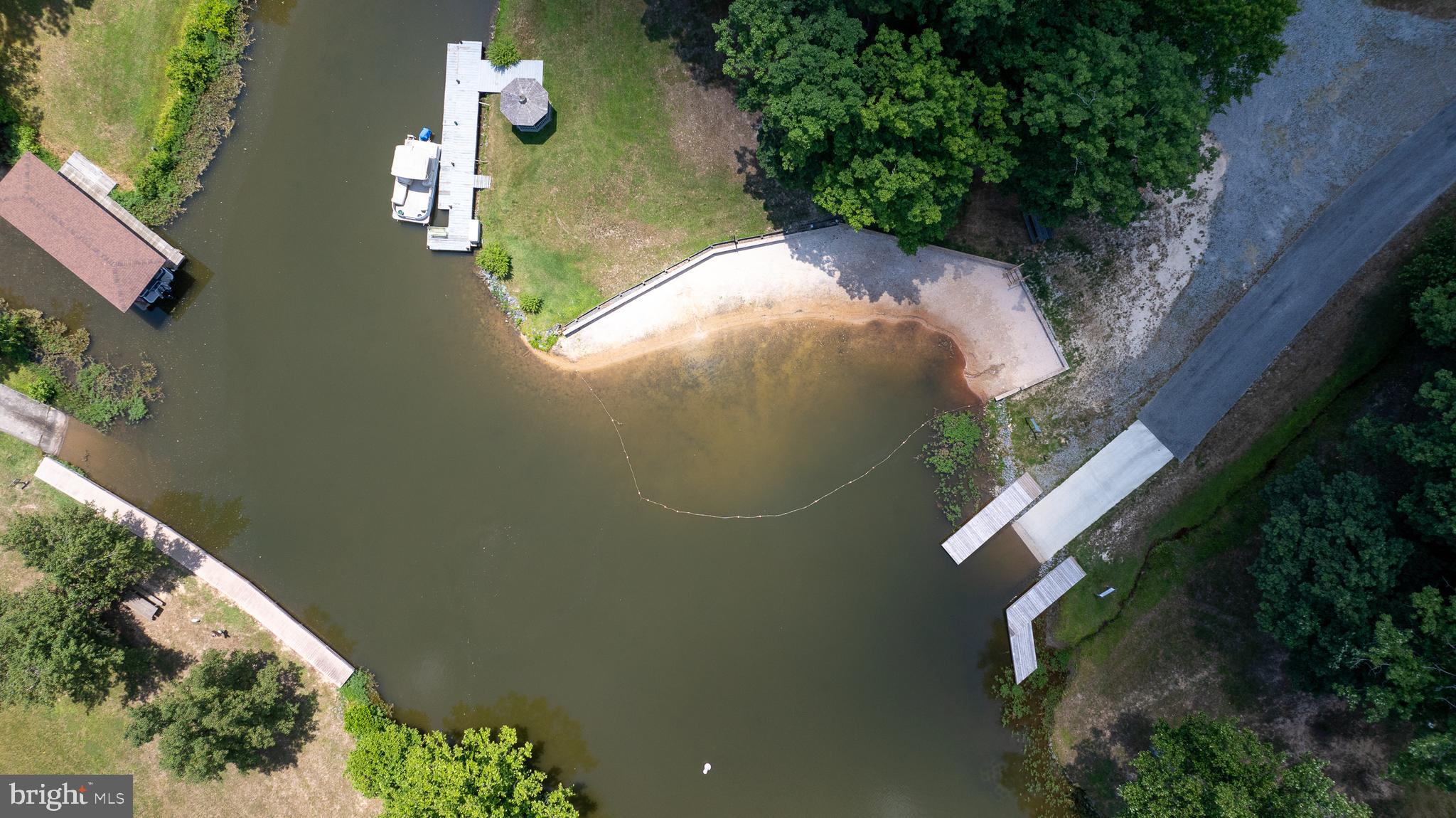 BLUE WATER - Residential Lease