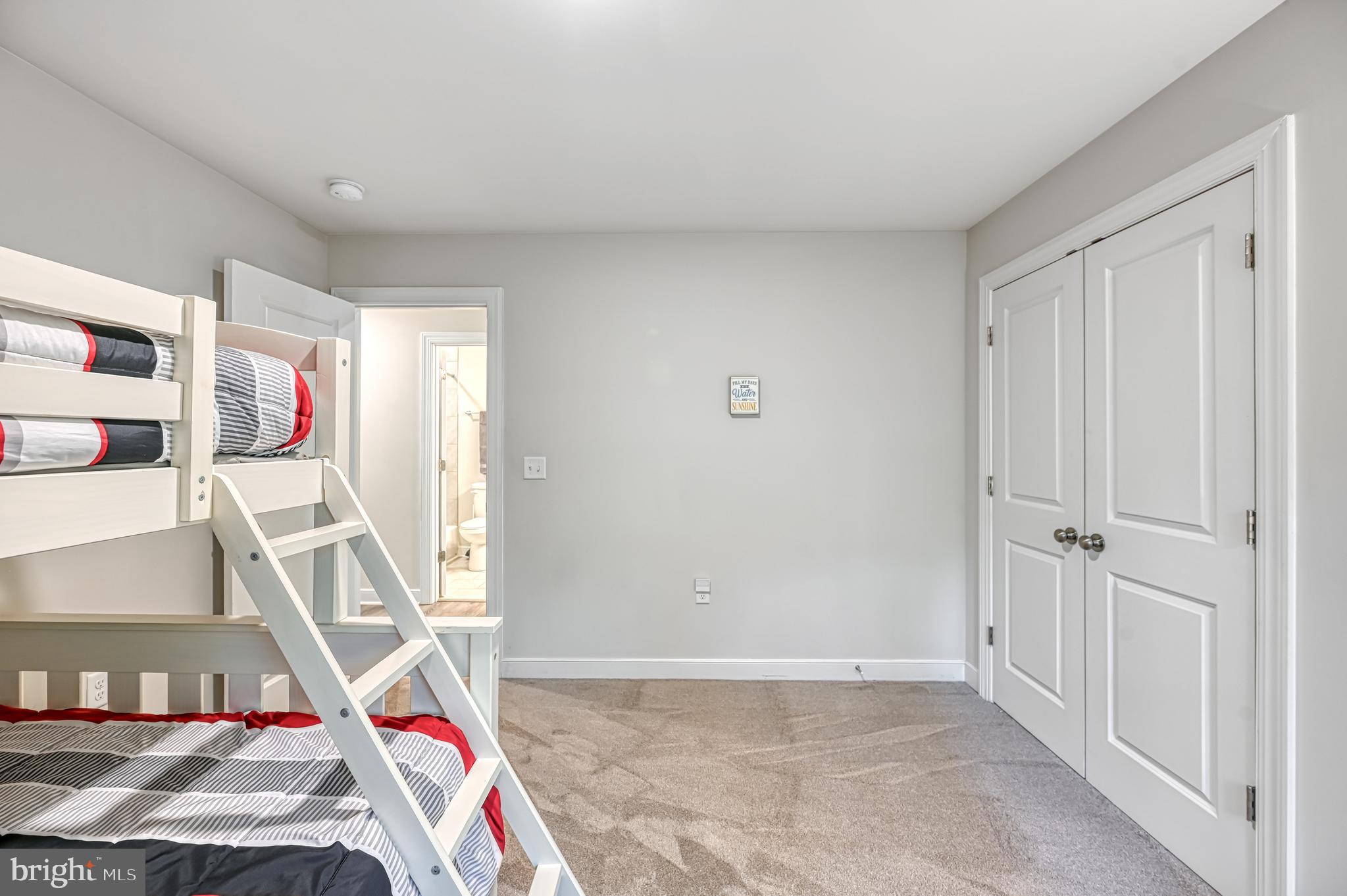 BLUE WATER - Residential Lease