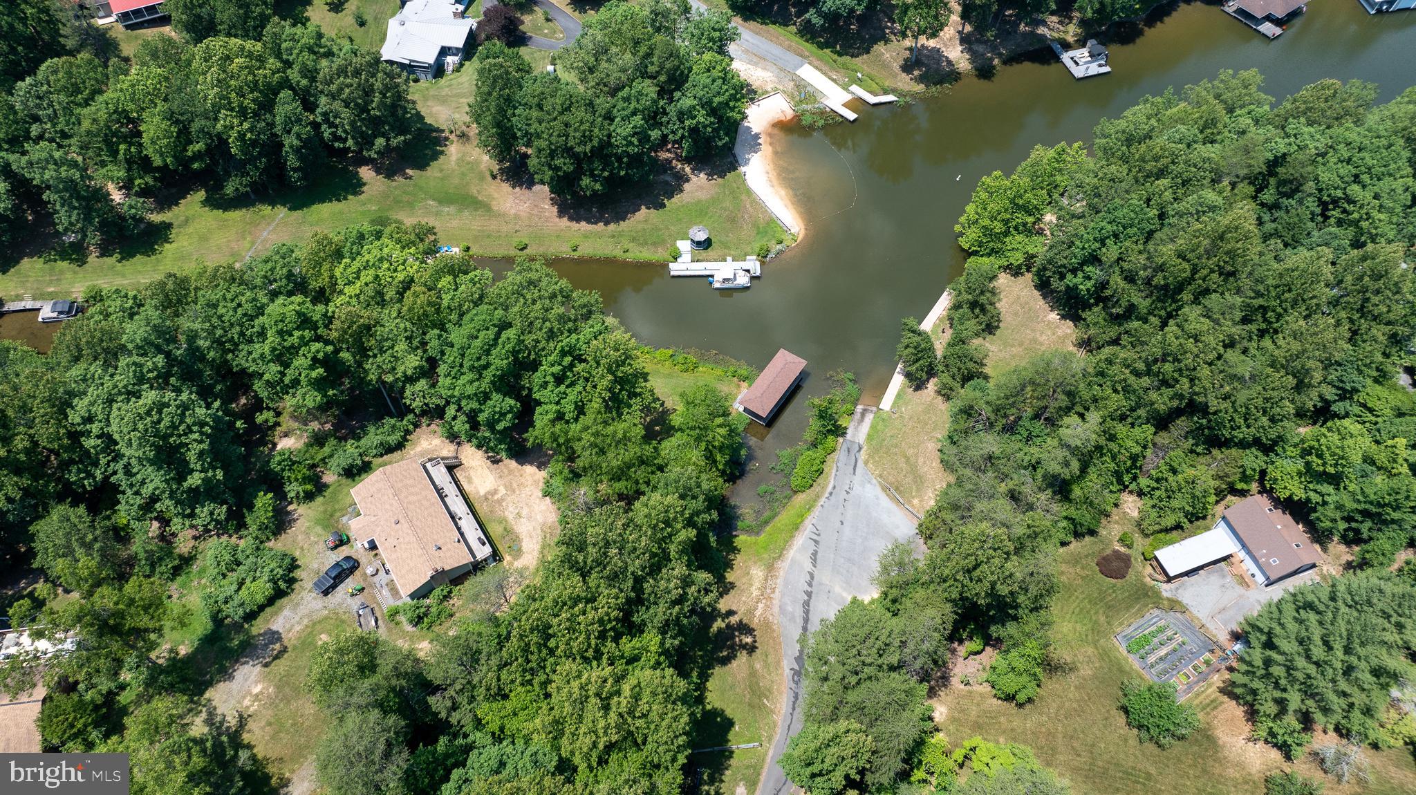 BLUE WATER - Residential Lease