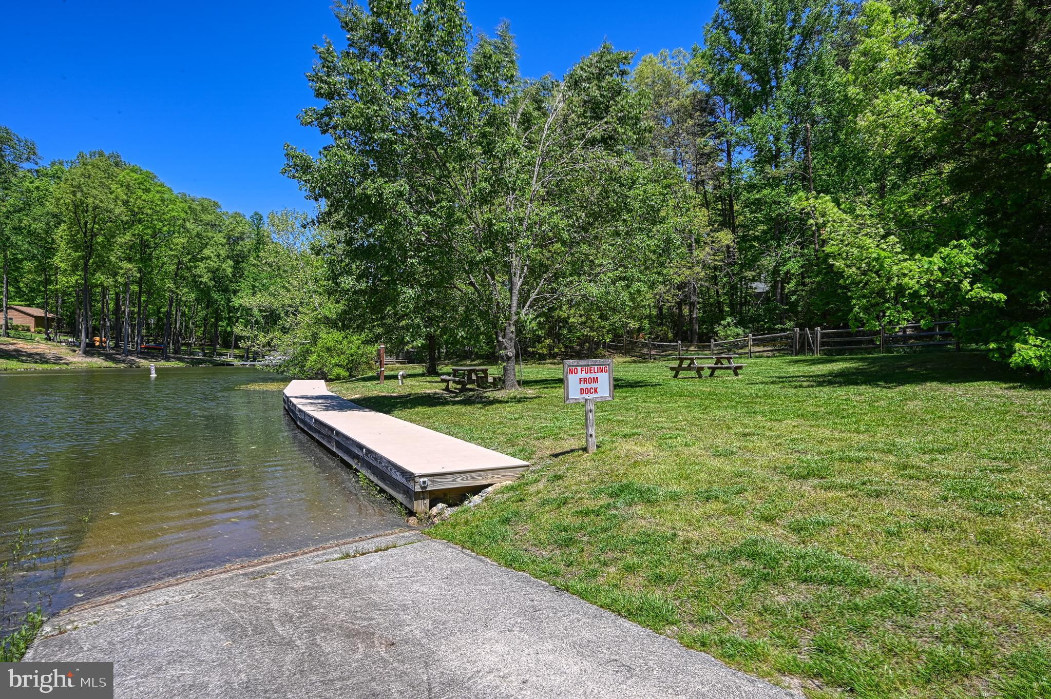 BLUE WATER - Residential Lease