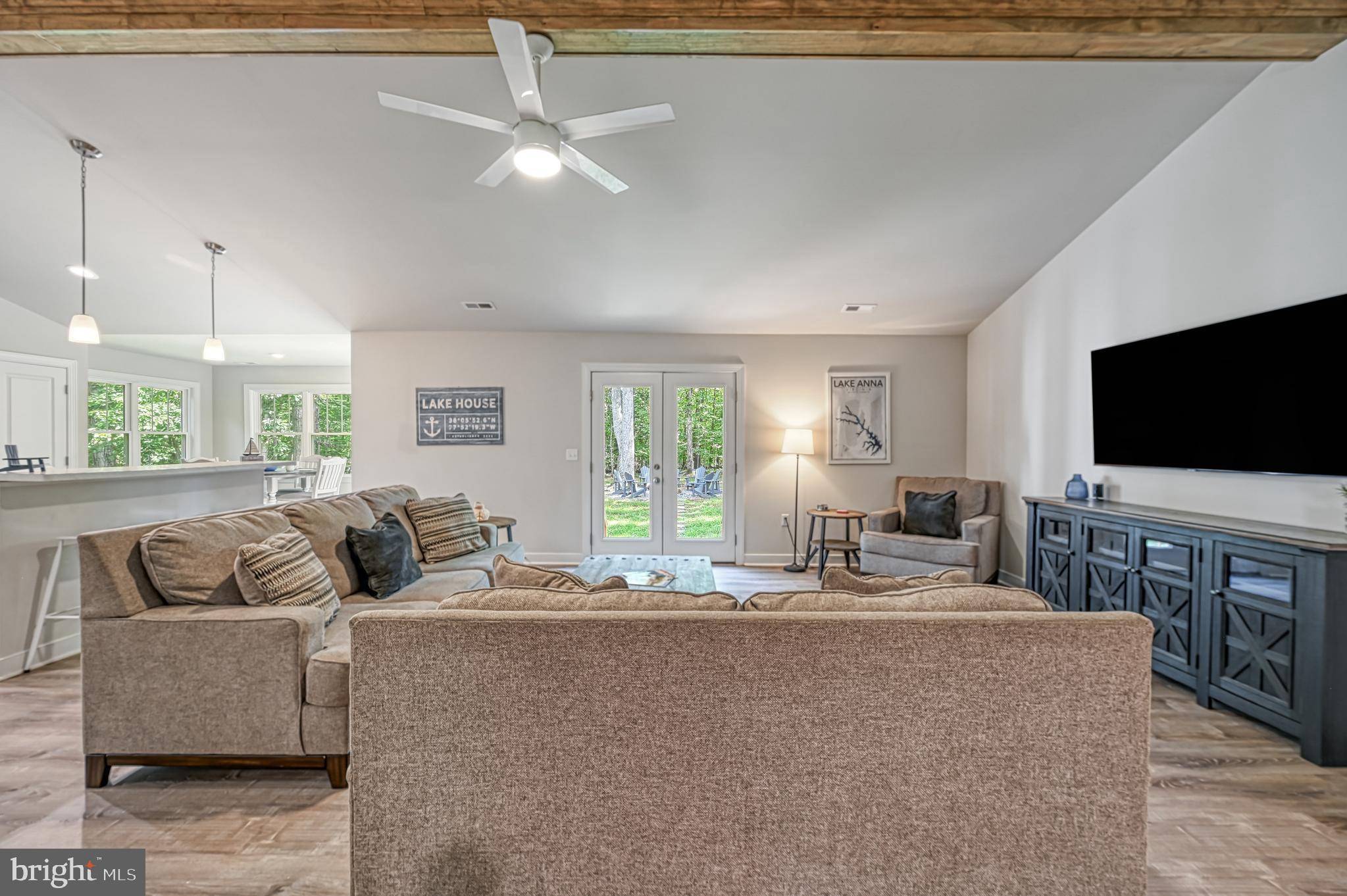 BLUE WATER - Residential Lease