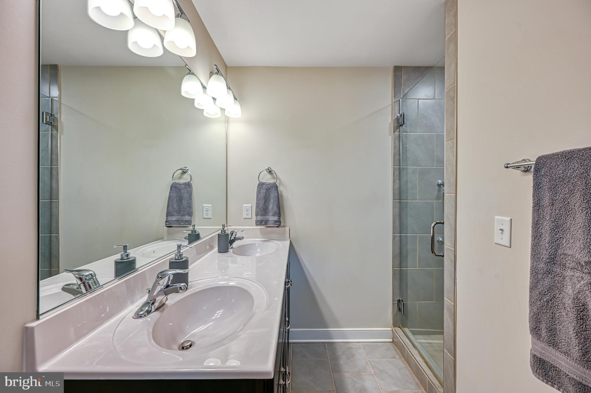 BLUE WATER - Residential Lease