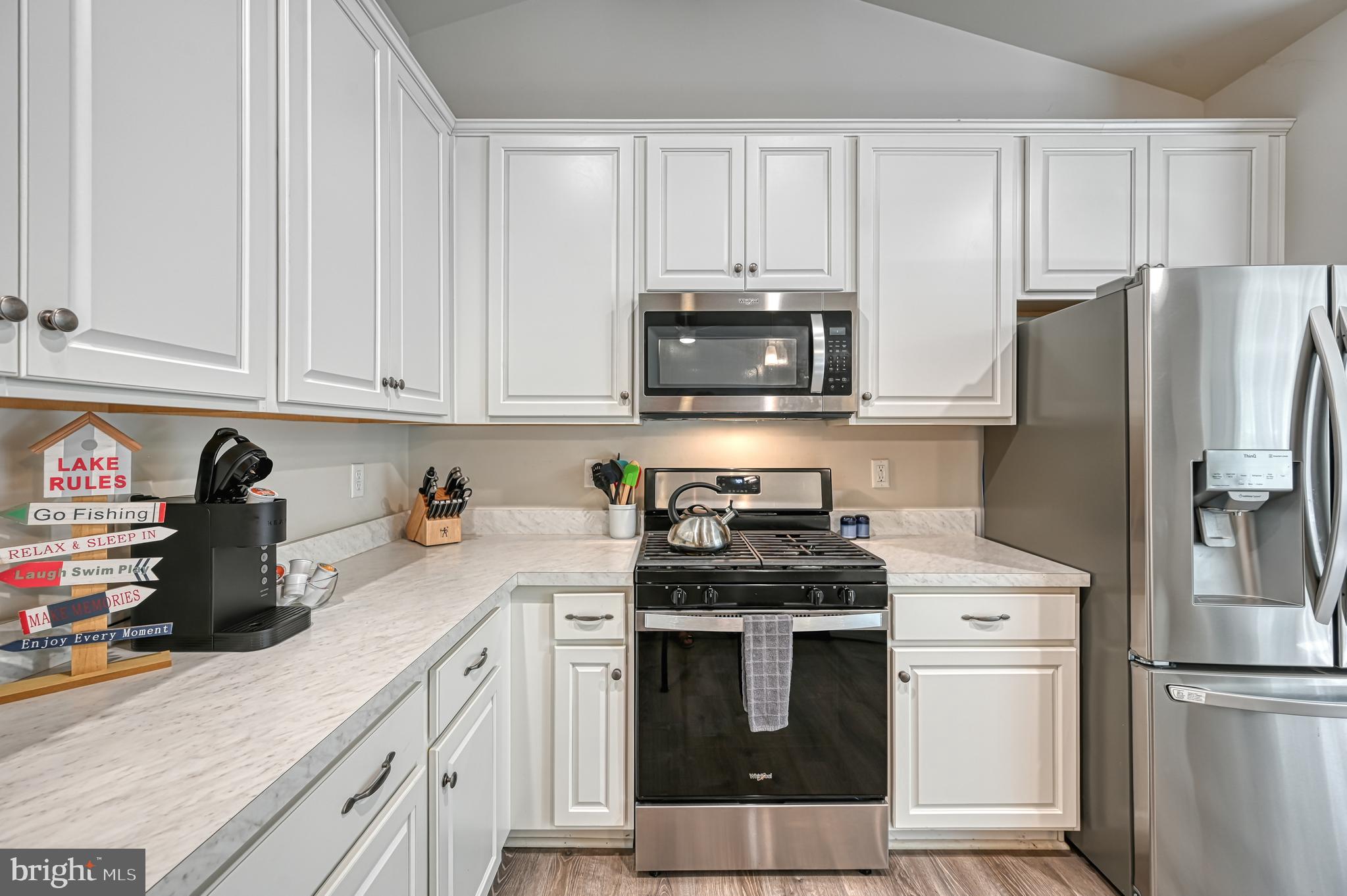 BLUE WATER - Residential Lease