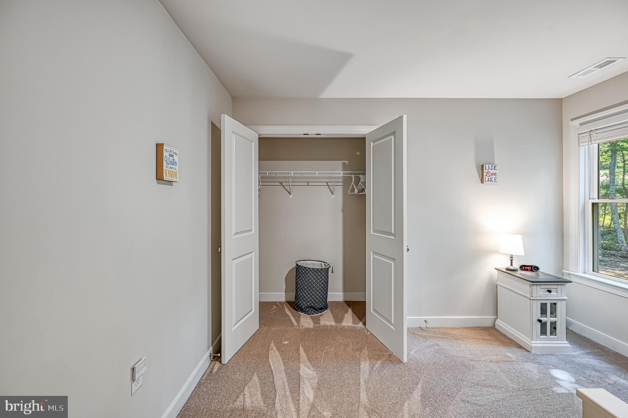 BLUE WATER - Residential Lease