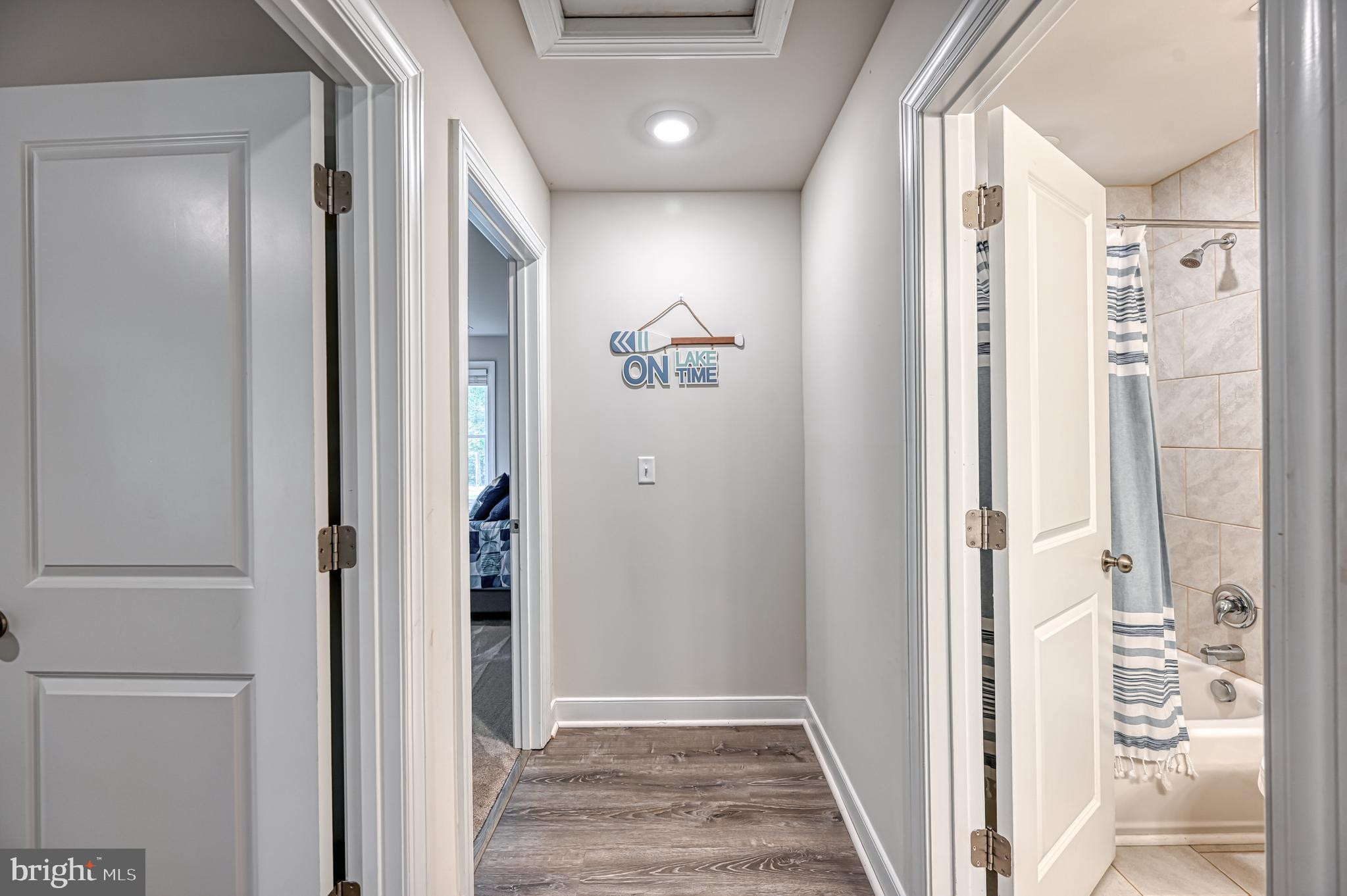 BLUE WATER - Residential Lease