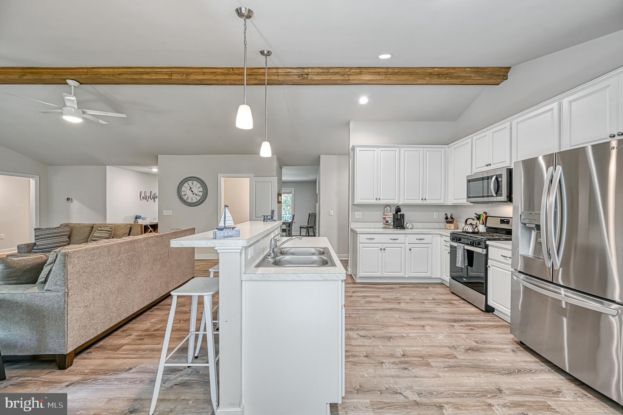 BLUE WATER - Residential Lease