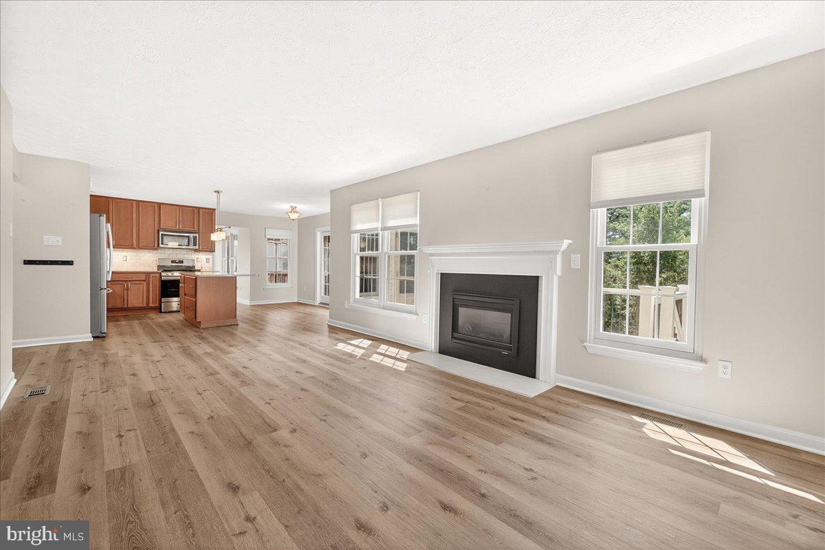 EMERALD FARM - Residential