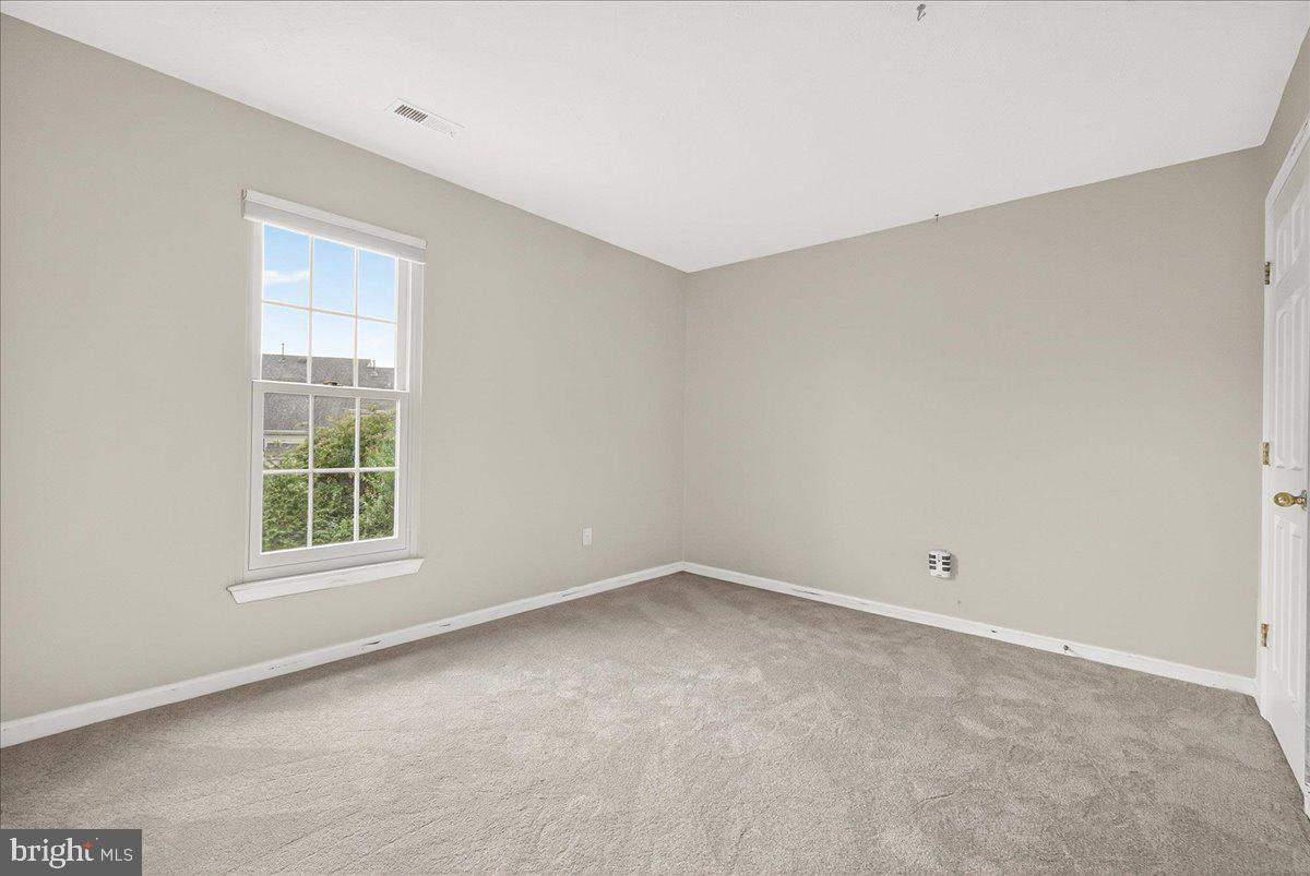 EMERALD FARM - Residential