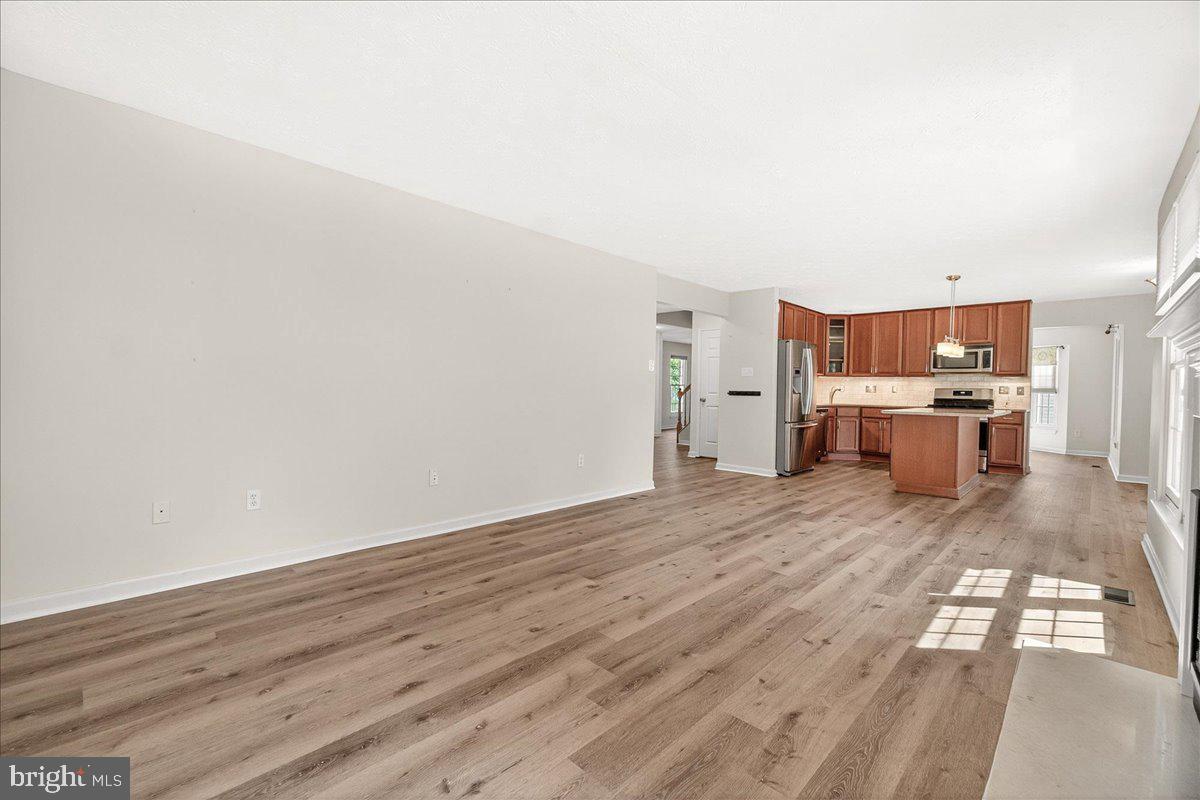 EMERALD FARM - Residential