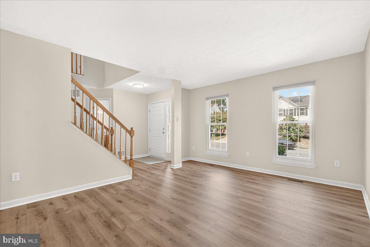 EMERALD FARM - Residential