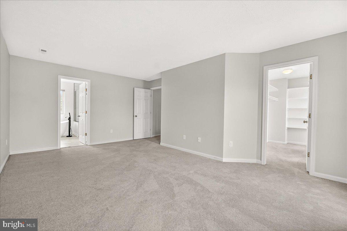 EMERALD FARM - Residential