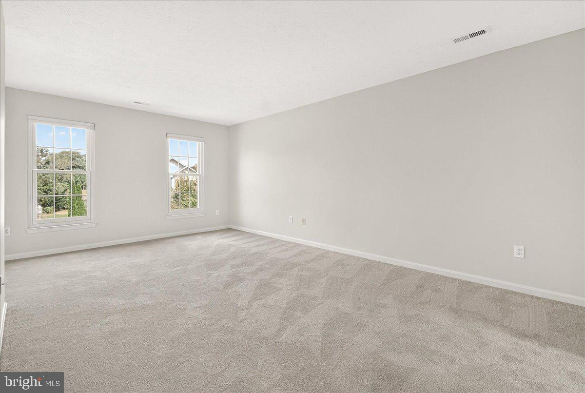 EMERALD FARM - Residential