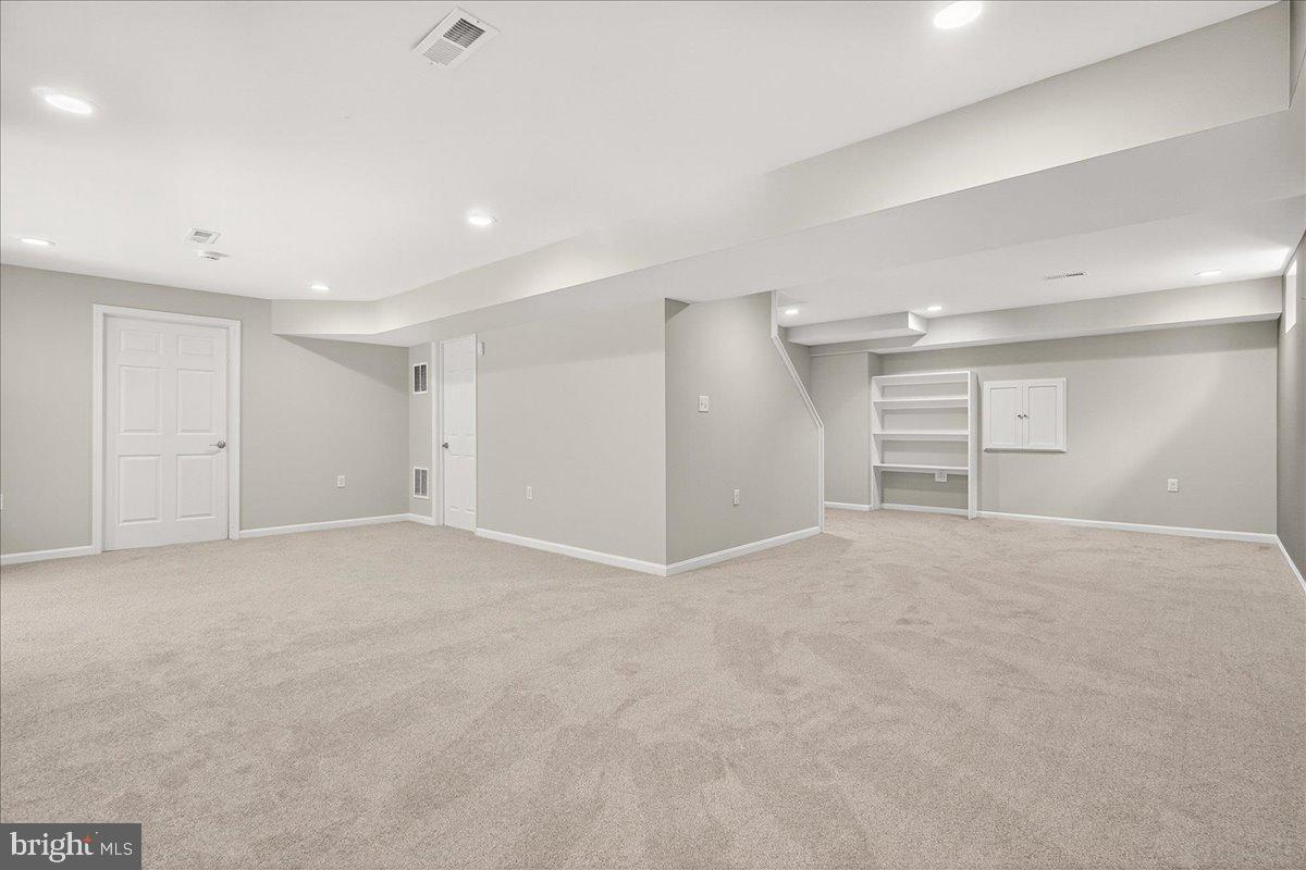 EMERALD FARM - Residential