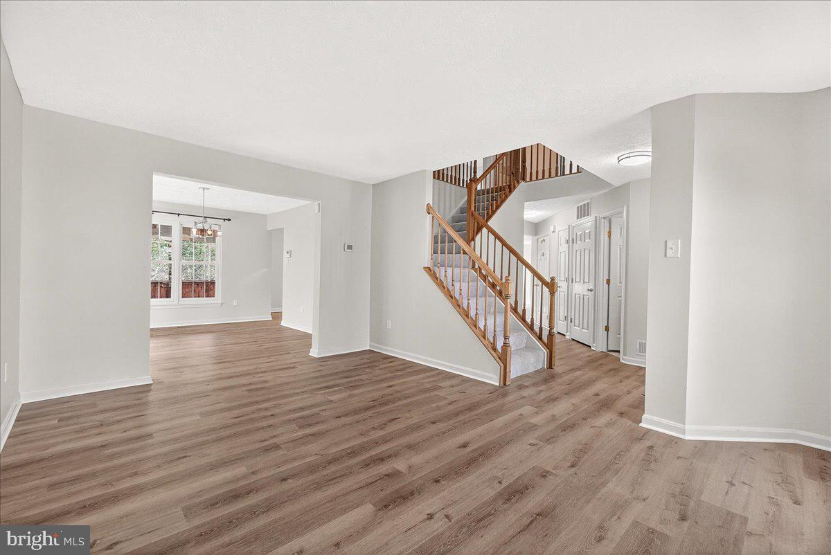 EMERALD FARM - Residential