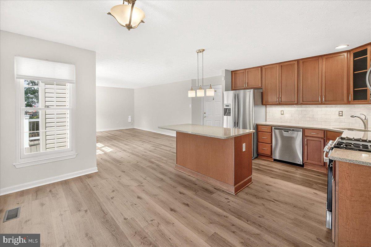 EMERALD FARM - Residential