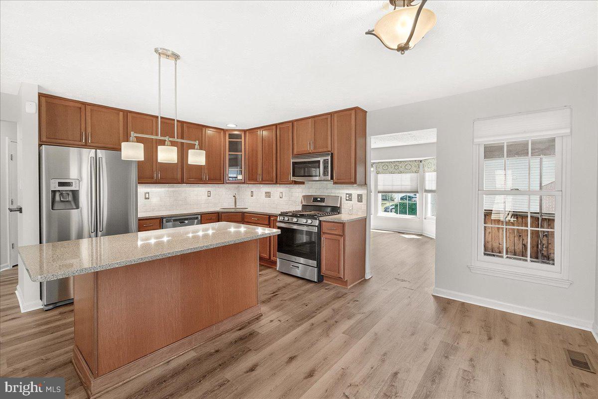 EMERALD FARM - Residential