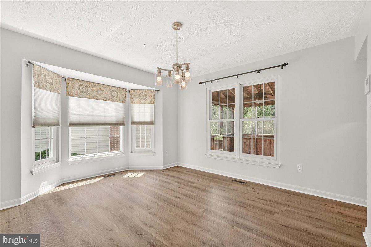 EMERALD FARM - Residential