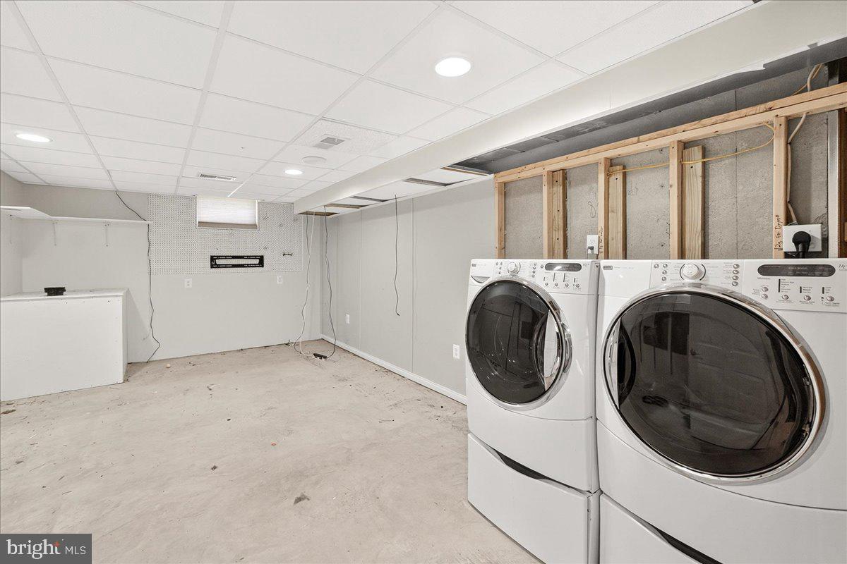 EMERALD FARM - Residential