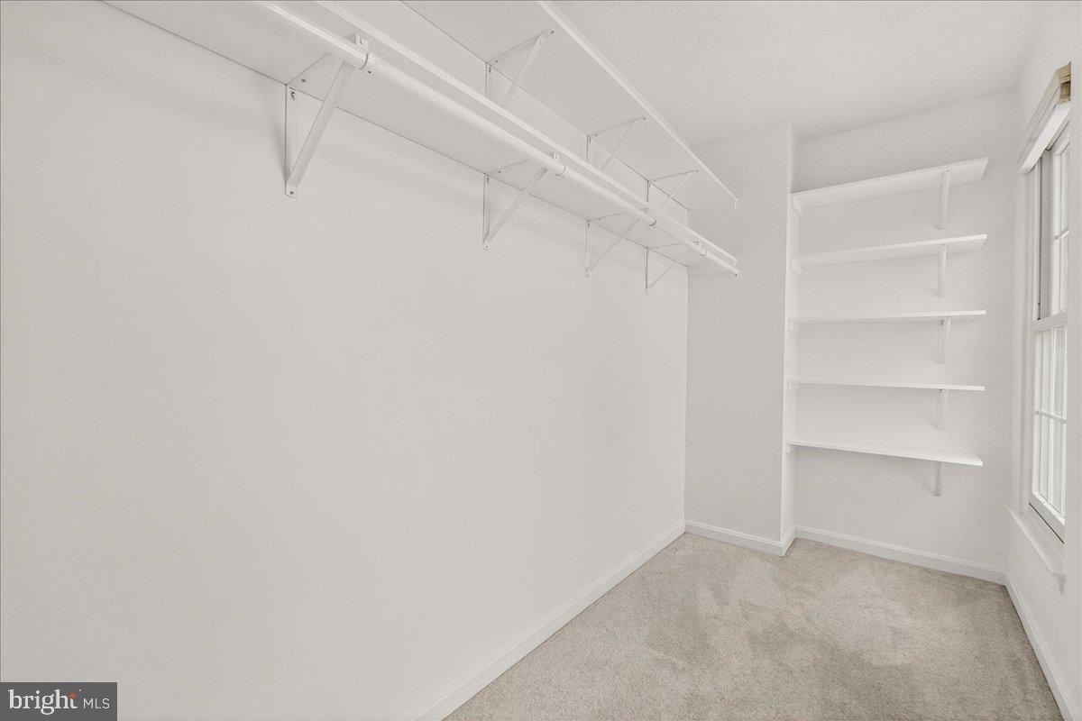 EMERALD FARM - Residential