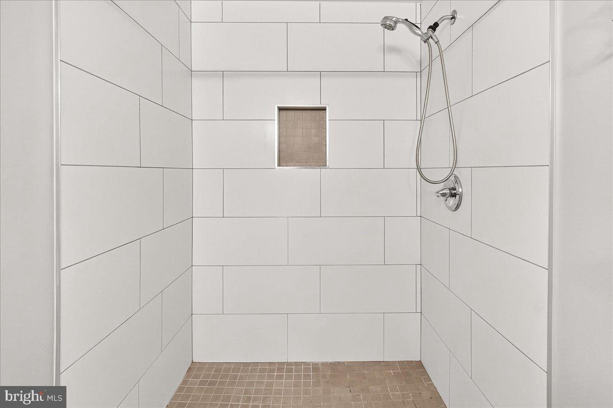 EMERALD FARM - Residential