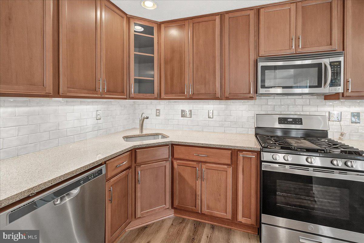 EMERALD FARM - Residential