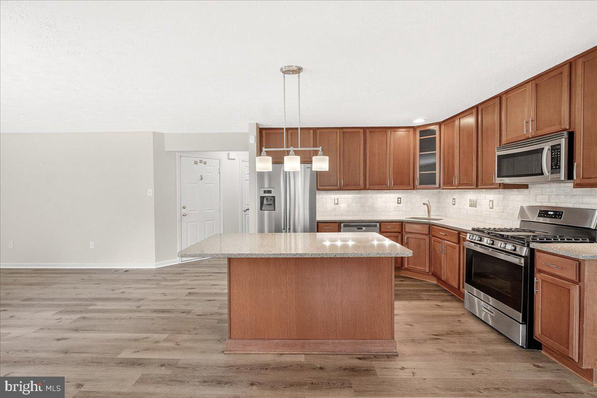 EMERALD FARM - Residential