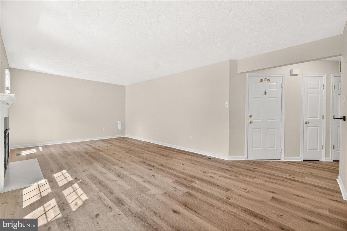 EMERALD FARM - Residential