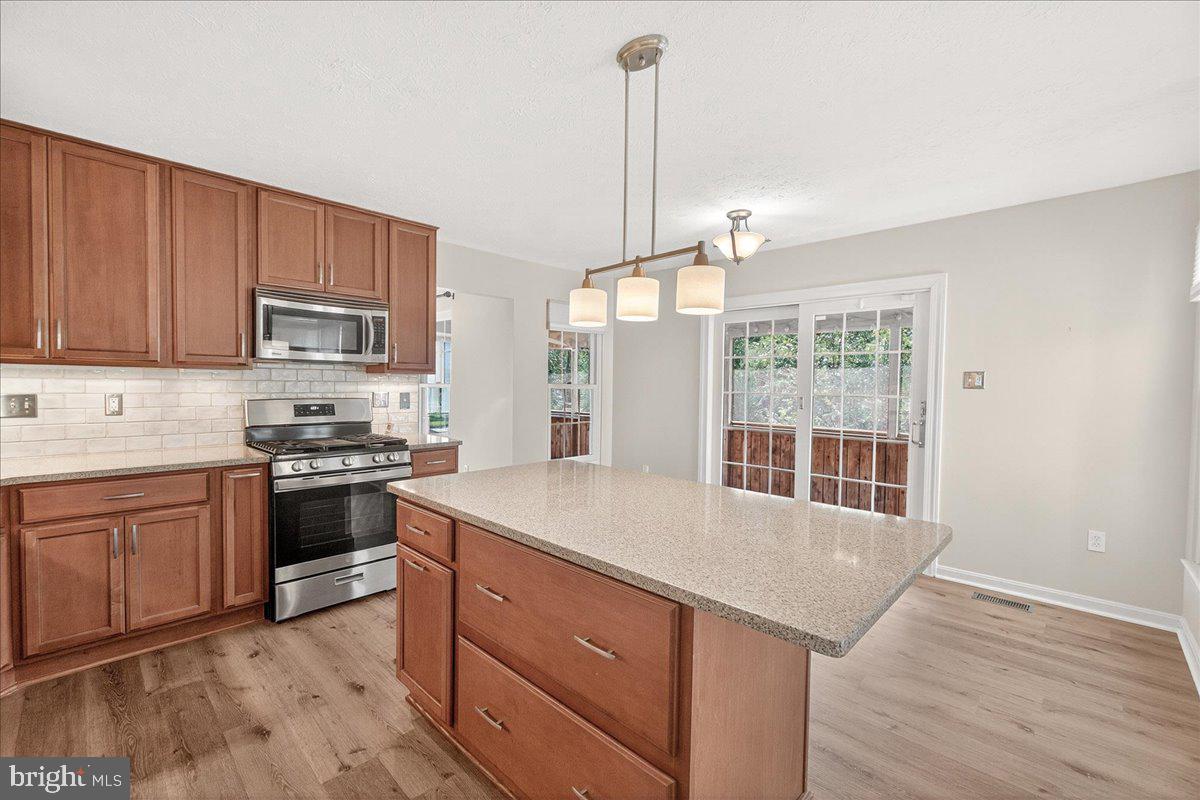 EMERALD FARM - Residential